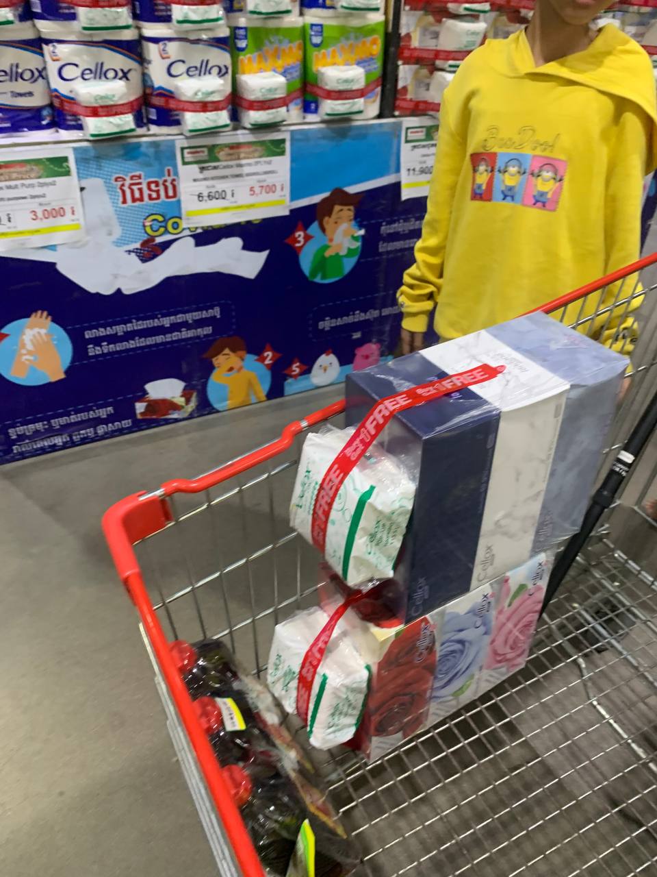 Modern Trade Distribution of Cellox and Hygienist Products by BJC at Makro Cambodia 12 Dec - Image 34